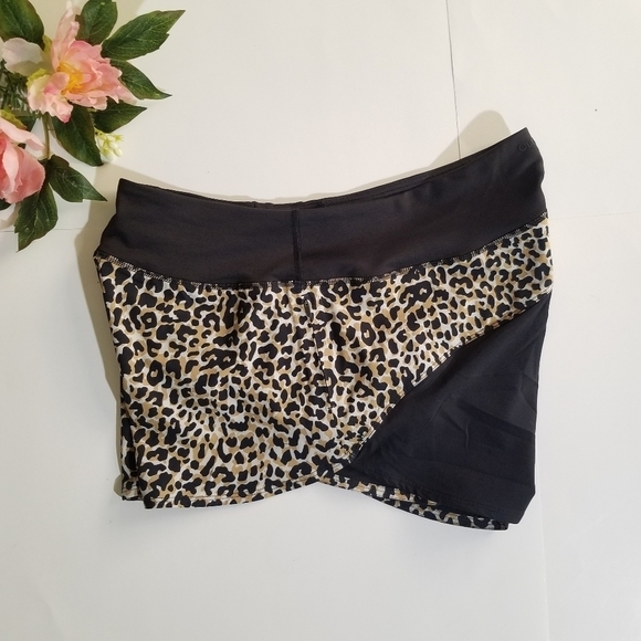 Outdoor Voices Leopard Hudson 2.5" Shorts XL - Picture 10 of 16
